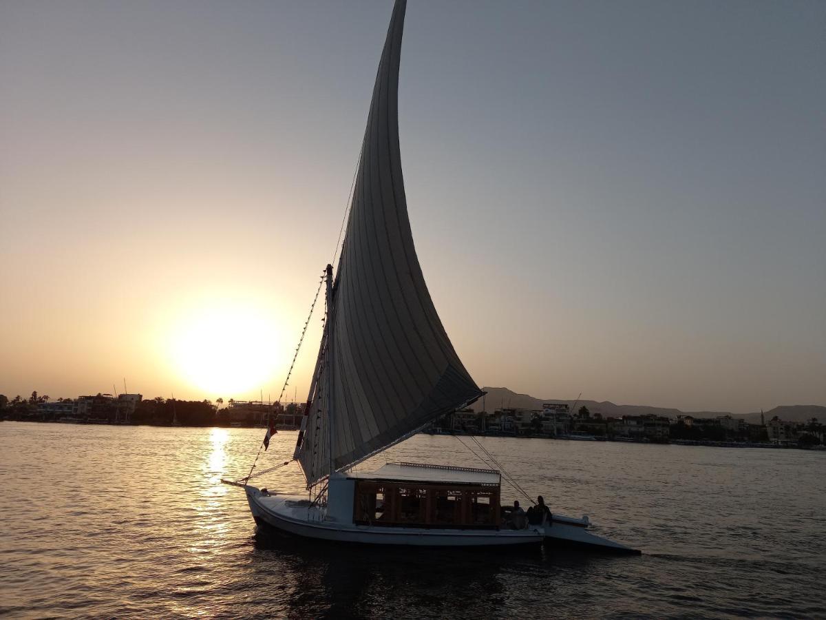 Nile Sunrise Felucca Boat Private Rental Luxor Exterior photo