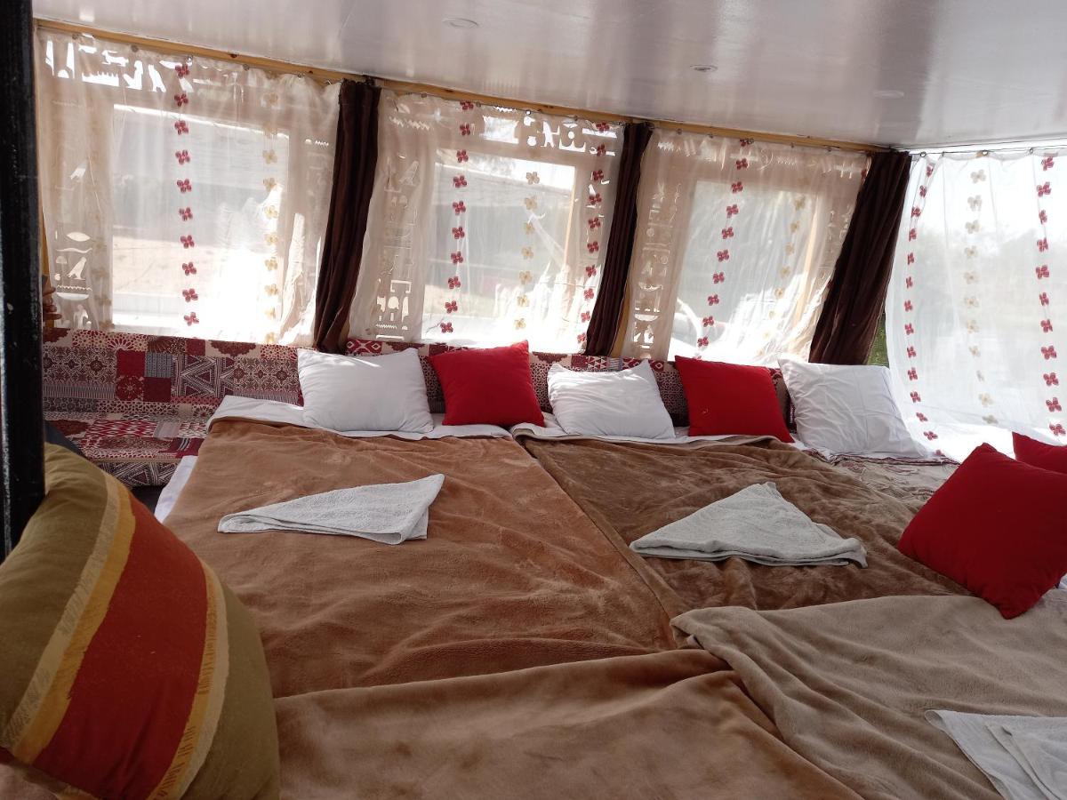 Nile Sunrise Felucca Boat Private Rental Luxor Exterior photo