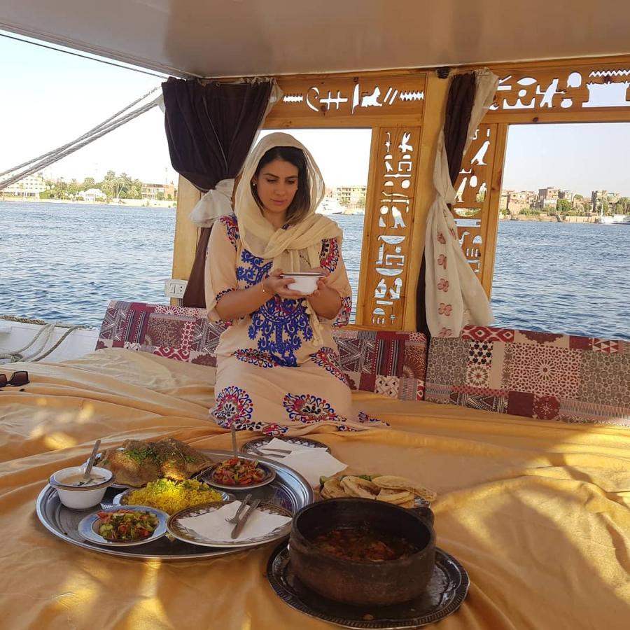 Nile Sunrise Felucca Boat Private Rental Luxor Exterior photo